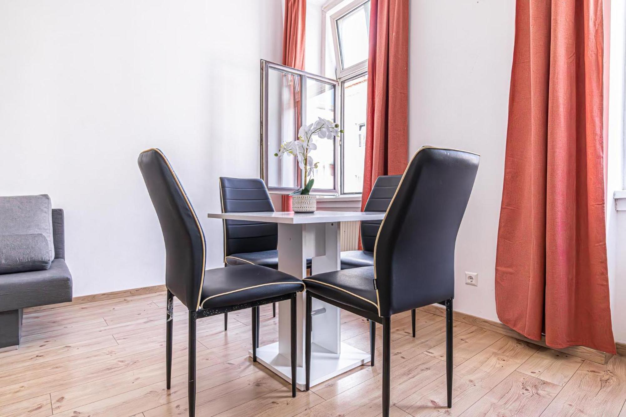 6 Min To Amusement Park - Economy Rooms In Shared Apartment Wien Eksteriør bilde