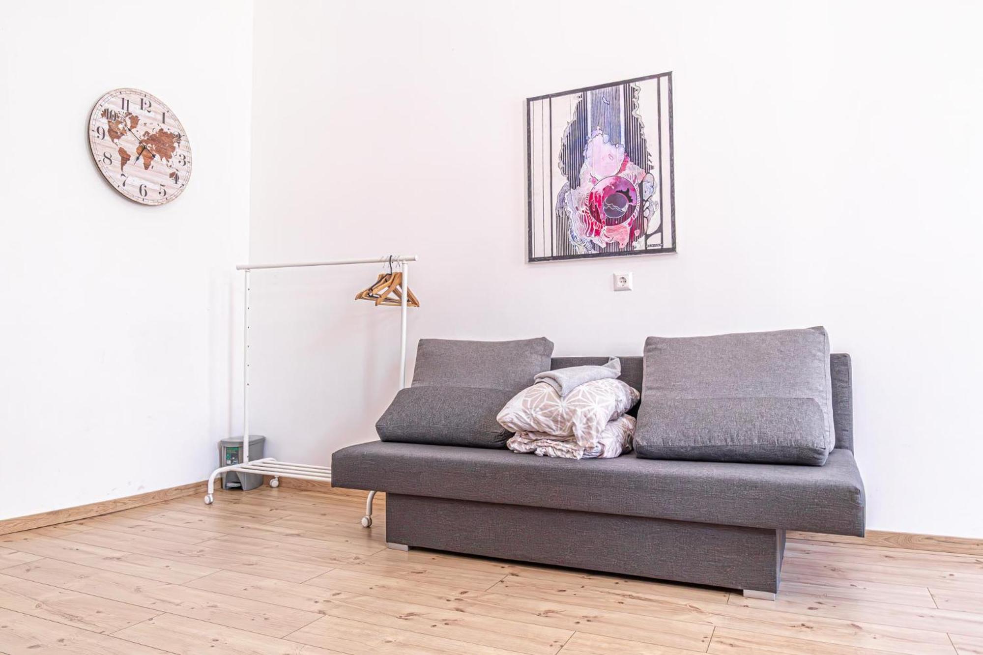 6 Min To Amusement Park - Economy Rooms In Shared Apartment Wien Eksteriør bilde