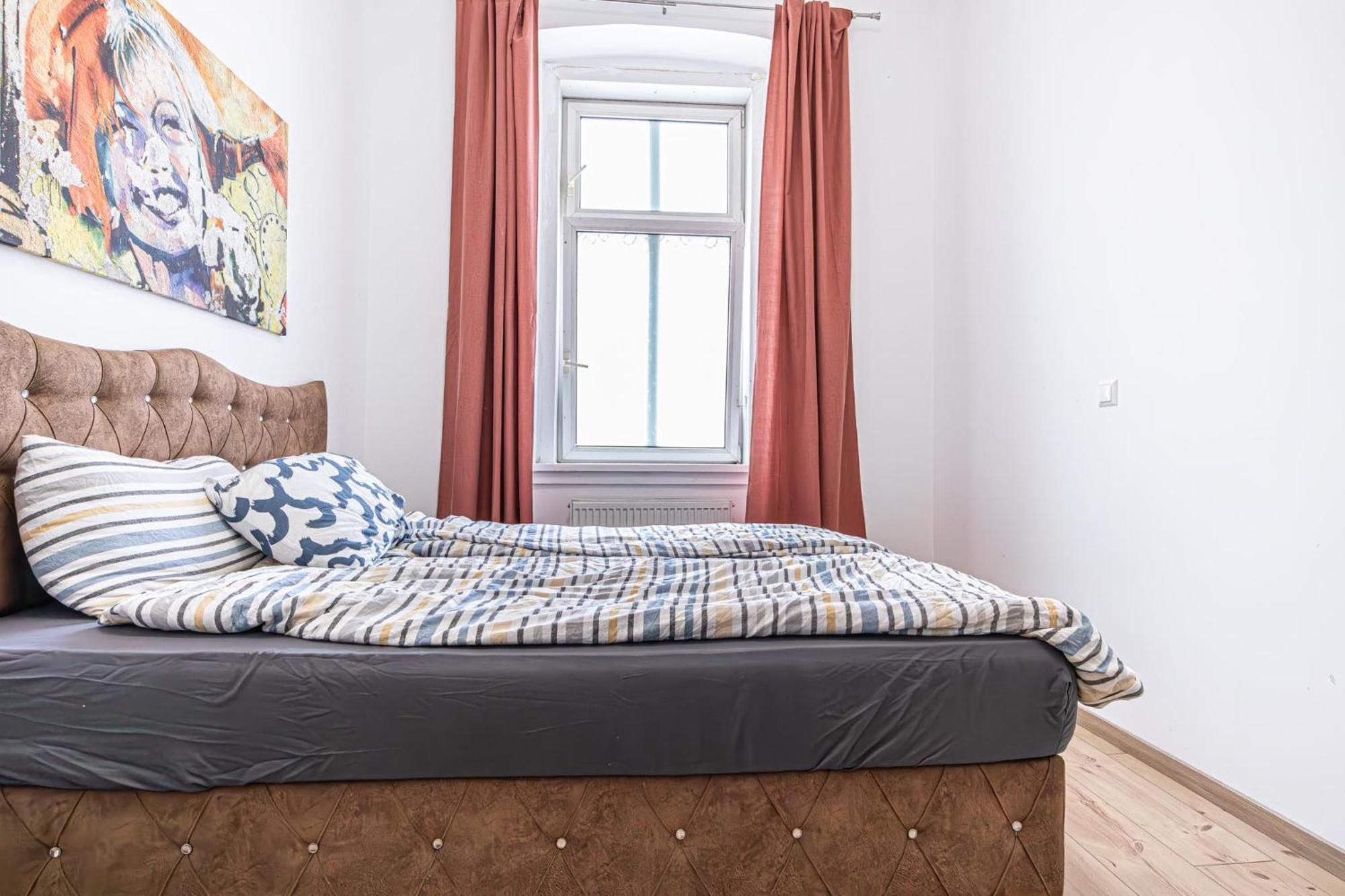 6 Min To Amusement Park - Economy Rooms In Shared Apartment Wien Eksteriør bilde
