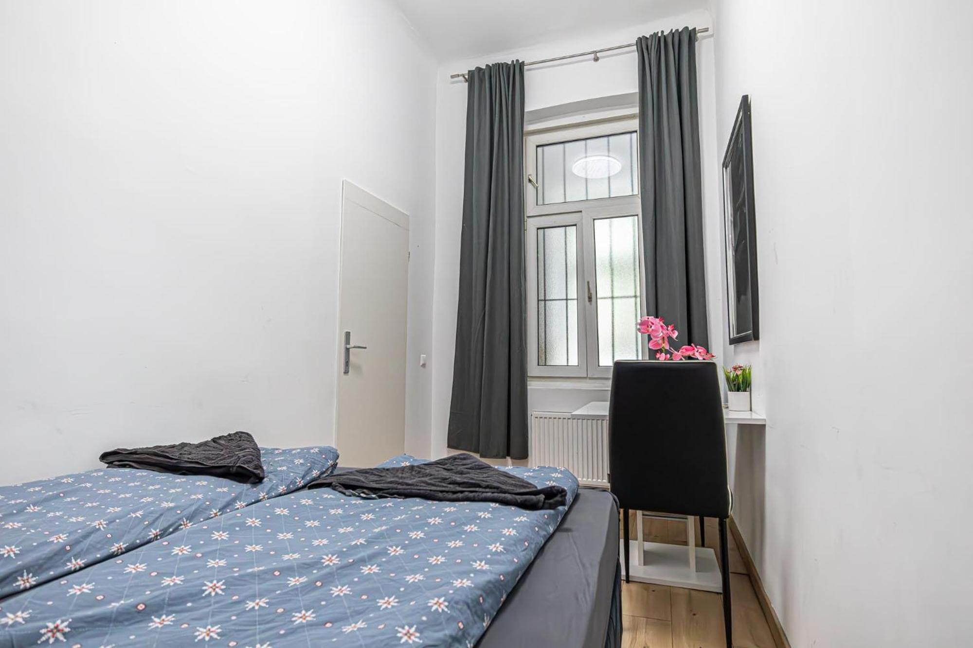 6 Min To Amusement Park - Economy Rooms In Shared Apartment Wien Eksteriør bilde