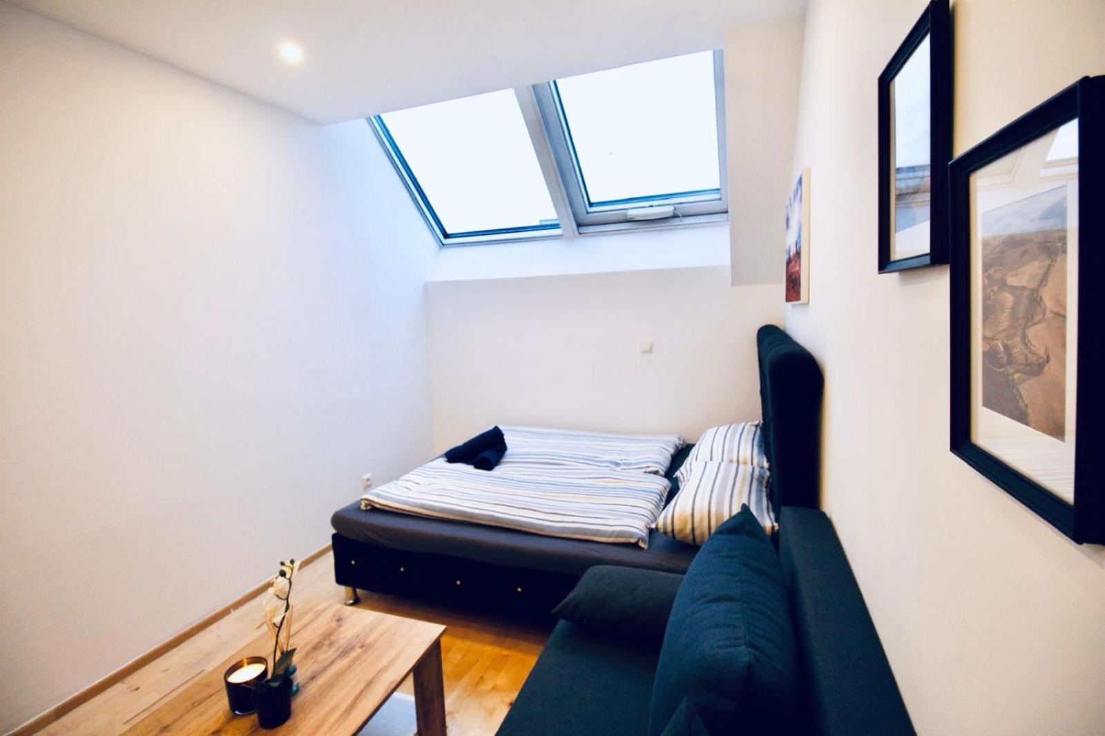 6 Min To Amusement Park - Economy Rooms In Shared Apartment Wien Eksteriør bilde