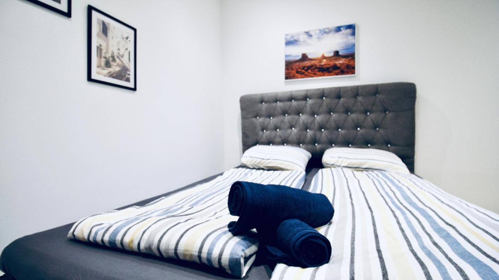 6 Min To Amusement Park - Economy Rooms In Shared Apartment Wien Eksteriør bilde